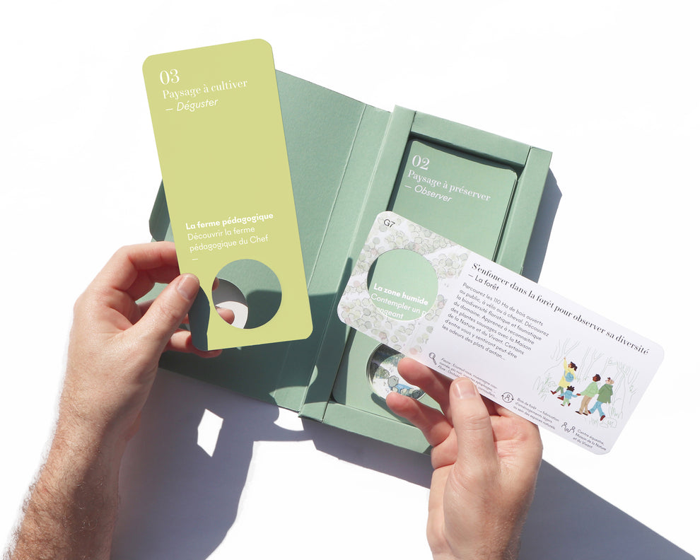 coffret-ouvert-avec-fiches-explicatives